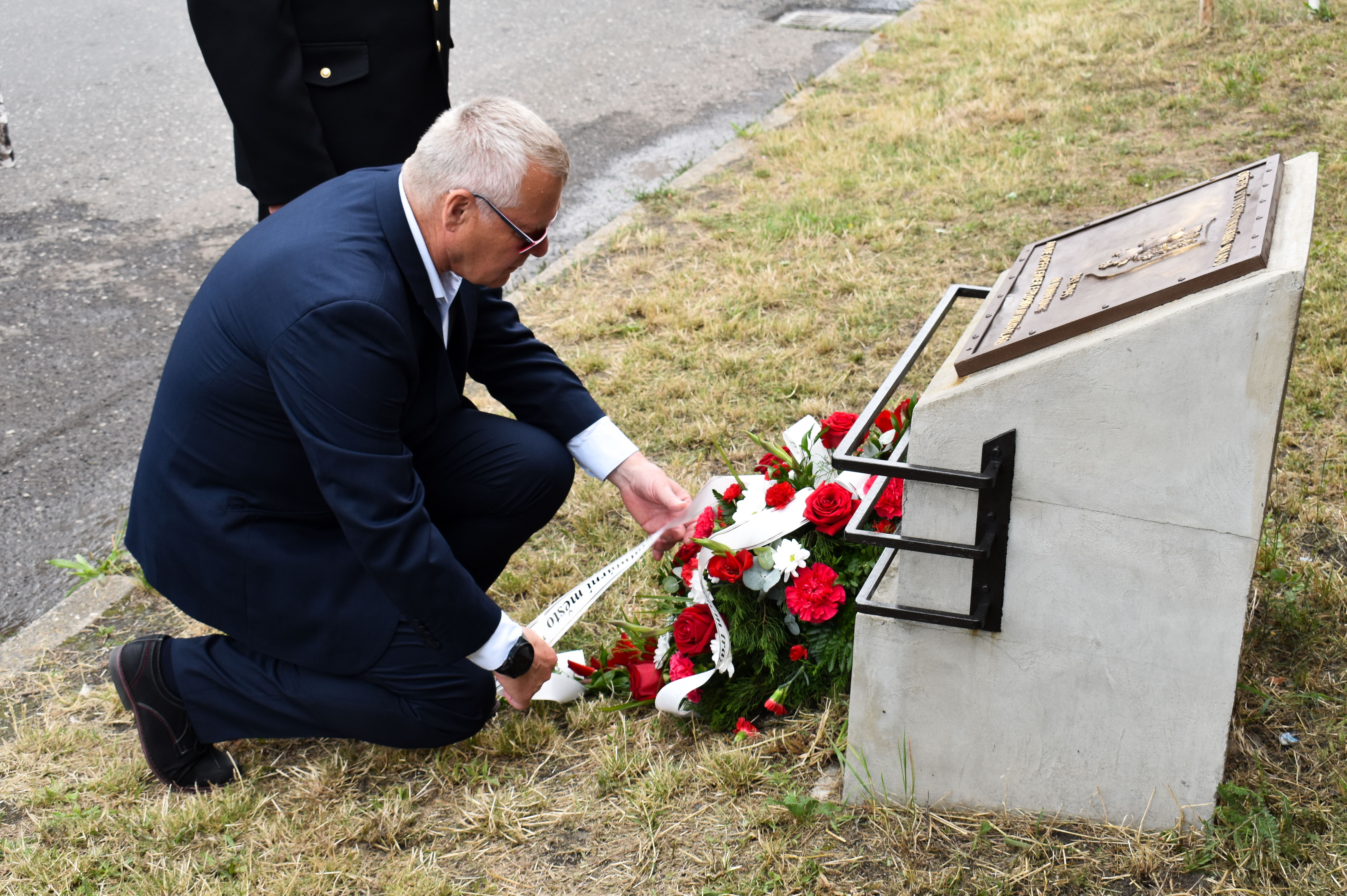 položení kytice