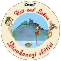 logo skritci | WebJET CMS Kruhová magnetka s dlouhonohými skřítky